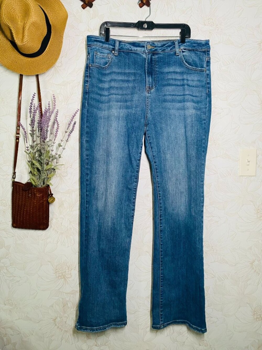 Risen Jeans 2XL Womens Light Wash Denim Straight-Leg Jeans